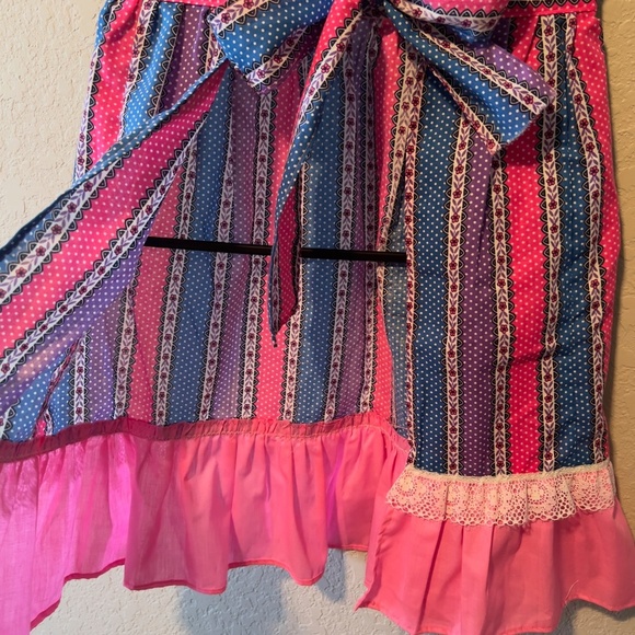 Sweet Handmade Half Apron with Vintage-Inspired Charm! - Picture 6 of 6